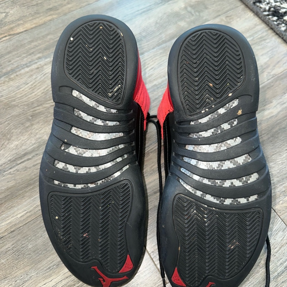Jordan 12 Reverse Flu Game - Picture 5 of 9